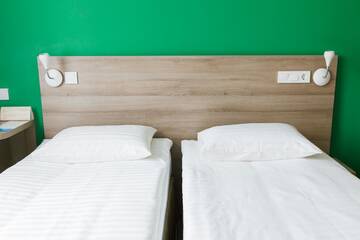 Фото номера Двухместный номер с 2 отдельными кроватями Отель Raziotel Kyiv Yamska г. Киев 4