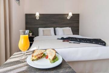 Фото номера Улучшенный двухместный номер с 1 кроватью Отель SPA Hotel Galera г. Киев 3