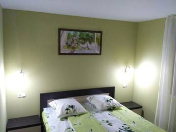 Фото номера Апартаменты с 2 спальнями Апартаменты Comfort Apartment on Bogdanivska street 7b г. Киев 11
