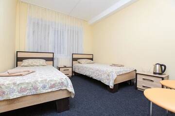 Фото номера Двухместный номер с 2 отдельными кроватями Гостевой дом Guest House near Railway Station г. Киев 4