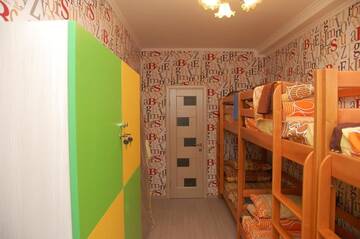 Фото номера Кровать в общем 6-местном номере Хостелы Green Apple Hostel г. Киев 9