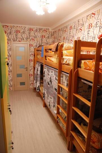 Фото номера Кровать в общем 6-местном номере Хостелы Green Apple Hostel г. Киев 2