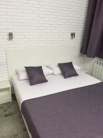 Фото номера Стандартный двухместный номер с 1 кроватью Мини-отель SkyHome Goloseevsky г. Киев 13