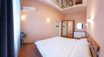 Фото номера Апартаменты с балконом на ул. Красноармейская Апартаменты Central Area Apartments г. Киев 14