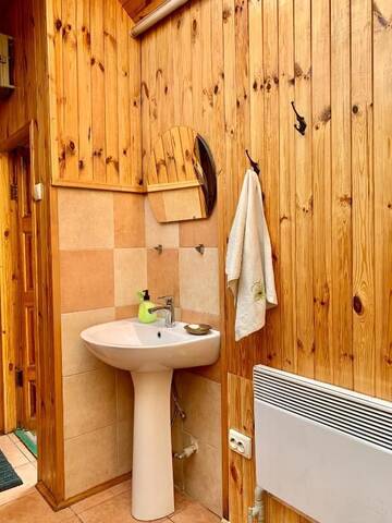 Фото номера Дом с 4 спальнями Дома для отпуска Sadovyy Comfortable Holiday Home г. Киев 74