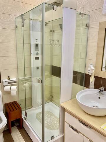 Фото номера Дом с 4 спальнями Дома для отпуска Sadovyy Comfortable Holiday Home г. Киев 21