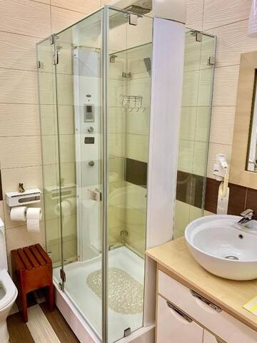 Фото номера Дом с 4 спальнями Дома для отпуска Sadovyy Comfortable Holiday Home г. Киев 85