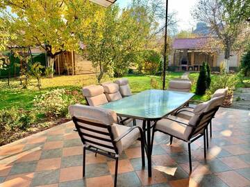 Фото номера Дом с 4 спальнями Дома для отпуска Sadovyy Comfortable Holiday Home г. Киев 89