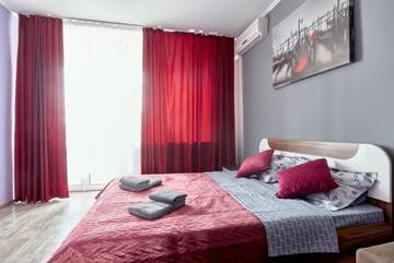Фото номера Апартаменты с 2 спальнями Апартаменты V80-18 MODERN TWO NEW LARGE 80m2 SEPARATE 2BEDROOMS - CENTRAL LOCATION, OLYMPIC STADIUM - GULLIVER MALL - Velyka Vasylkivska St, 80 г. Киев 10