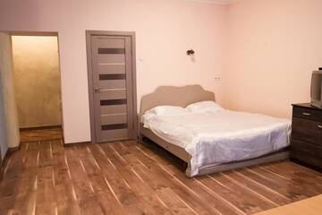 Фото номера Апартаменты-студио Апартаменты Cozy apartments near Olympic Stadium г. Киев 11