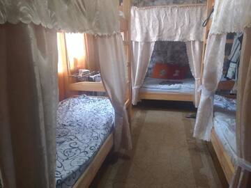 Фото номера Кровать в общем 8-местном номере для женщин Хостелы Yourhostel Lumumby г. Киев 4
