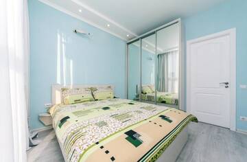 Фото номера Улучшенные апартаменты Апартаменты FlatRent Drahomanova 2a г. Киев 3