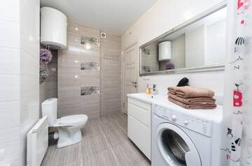Фото номера Апартаменты с 2 спальнями Апартаменты FlatRent Drahomanova 2a г. Киев 18