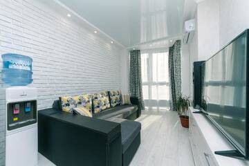 Фото номера Апартаменты Делюкс Апартаменты FlatRent Drahomanova 2a г. Киев 4