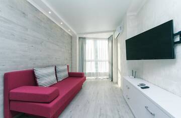 Фото номера Улучшенные апартаменты Апартаменты FlatRent Drahomanova 2a г. Киев 4