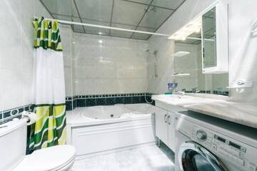 Фото номера Апартаменты - Двухуровневые Апартаменты VIP apartment near Olympic Stadium г. Киев 41