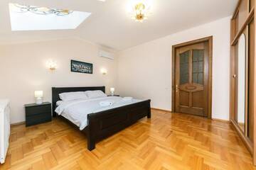 Фото номера Апартаменты - Двухуровневые Апартаменты VIP apartment near Olympic Stadium г. Киев 48