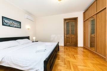 Фото номера Апартаменты - Двухуровневые Апартаменты VIP apartment near Olympic Stadium г. Киев 24