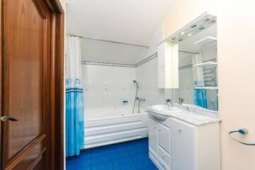Фото номера Апартаменты - Двухуровневые Апартаменты VIP penthouse apartment in historic center city on Khreschatyk г. Киев 10