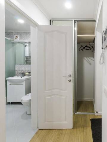 Фото номера Апартаменты с 1 спальней Апартаменты CityApartments palace "UKRAINE" г. Киев 8