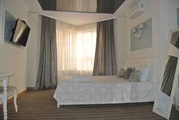 Фото номера Улучшенный номер-студио Отель Mini Hotel on Poznyaky г. Киев 4