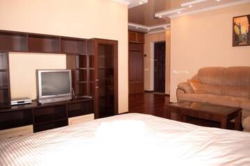 Фото номера Апартаменты с балконом Апартаменты KyivStay Pochaynynska Apartment г. Киев 28