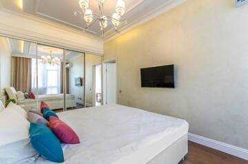 Фото номера Апартаменты Делюкс Апартаменты Royal Tower Olimpiyska г. Киев 7