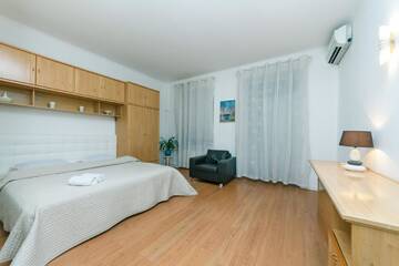 Фото номера Апартаменты с 2 спальнями Апартаменты WeinKiev on Proresnaya str. г. Киев 20
