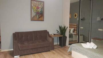 Фото номера Улучшенный трехместный номер Отель Mini Hotel on Demiivska г. Киев 4