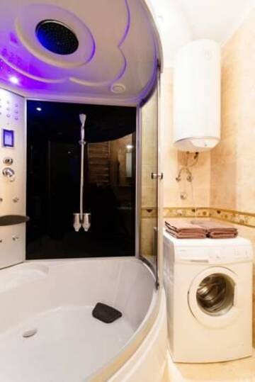 Фото номера Апартаменты с 1 спальней Апартаменты LuxCityApart on Olievskaya г. Киев 16