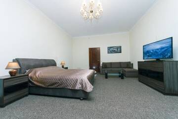 Фото номера Апартаменты Апартаменты VIP 2 bedroms right near Khreashatik г. Киев 60