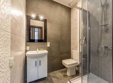 Фото номера Апартаменты-студио на улице Николая Лысенко, 3 Апартаменты DayFlat Apartments Golden Gate Area г. Киев 17