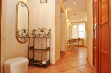 Фото номера Апартаменты с 1 спальней на улице Рейтарской, 2 Апартаменты DayFlat Apartments Golden Gate Area г. Киев 4