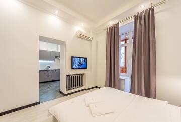 Фото номера Апартаменты на улице Николая Лысенко, 3 Апартаменты DayFlat Apartments Golden Gate Area г. Киев 6