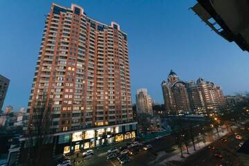 Фото номера Апартаменты с 3 спальнями Апартаменты BigLux Valerio Lesi Ukrainky 14&amp;7 г. Киев 6