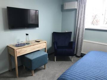 Фото номера Стандартный номер с кроватью размера &quot;king-size&quot; Отель Dudman Hotel г. Киев 3