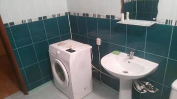 Фото номера Двухместный номер с 2 отдельными кроватями и балконом Мини-отель Mini hotel on Raisy Okipnoi street г. Киев 6