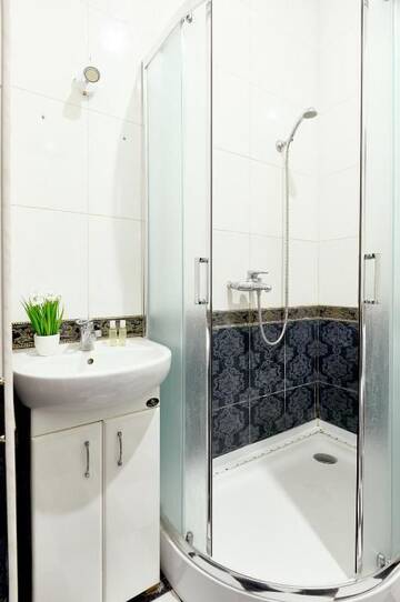 Фото номера Апартаменты с 2 спальнями Апартаменты S12-58 MODERN APARTHOTEL WITH TWO 2BEDROOMS IN CENTRAL KIEV - BESSARABSKA SQUERE - GULLIVER MALL - OLYMPIC STADIUM - PALACE OF SPORTS - Saksahanskoho St, 12Б г. Киев 57