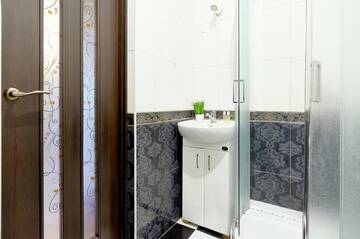 Фото номера Апартаменты с 2 спальнями Апартаменты S12-58 MODERN APARTHOTEL WITH TWO 2BEDROOMS IN CENTRAL KIEV - BESSARABSKA SQUERE - GULLIVER MALL - OLYMPIC STADIUM - PALACE OF SPORTS - Saksahanskoho St, 12Б г. Киев 23