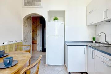 Фото номера Апартаменты с 2 спальнями Апартаменты S12-58 MODERN APARTHOTEL WITH TWO 2BEDROOMS IN CENTRAL KIEV - BESSARABSKA SQUERE - GULLIVER MALL - OLYMPIC STADIUM - PALACE OF SPORTS - Saksahanskoho St, 12Б г. Киев 30