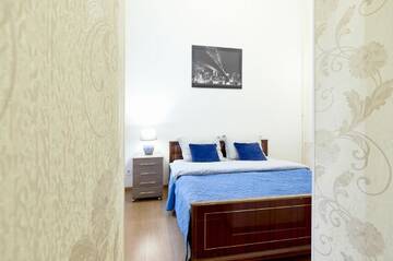 Фото номера Апартаменты с 2 спальнями Апартаменты S12-58 MODERN APARTHOTEL WITH TWO 2BEDROOMS IN CENTRAL KIEV - BESSARABSKA SQUERE - GULLIVER MALL - OLYMPIC STADIUM - PALACE OF SPORTS - Saksahanskoho St, 12Б г. Киев 9
