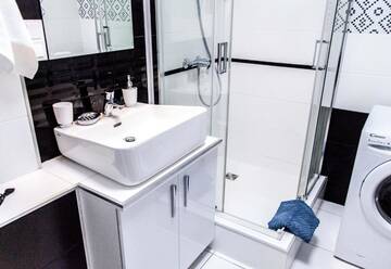 Фото номера Улучшенные апартаменты Апартаменты The best apartment in Kiev Black &amp; White г. Киев 49