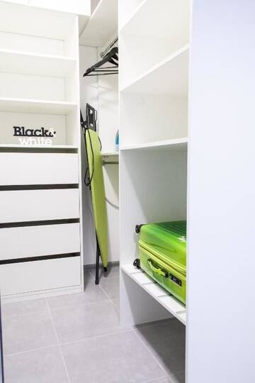 Фото номера Улучшенные апартаменты Апартаменты The best apartment in Kiev Black &amp; White г. Киев 60