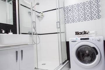 Фото номера Улучшенные апартаменты Апартаменты The best apartment in Kiev Black &amp; White г. Киев 25