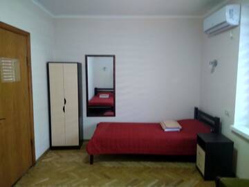 Фото номера Трехместный номер эконом-класса с общей ванной комнатой Отель Hotel Tsentralnoho Budynku Khudozhnyka г. Киев 8