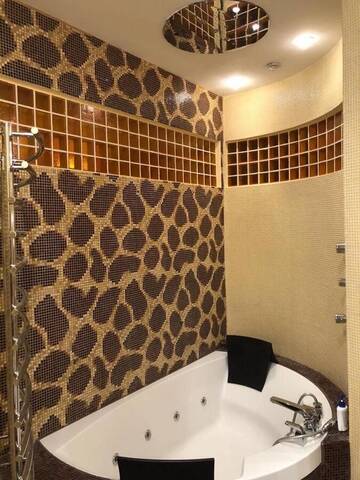 Фото номера Люкс с 2 спальнями Апартаменты KRESATIK STREET CITY CENTER FOR BIG FAMILY г. Киев 9