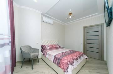 Фото номера Апартаменты с 2 спальнями Апартаменты 2 bedroom, Osokorki metro 3 minutes, not smoked г. Киев 11