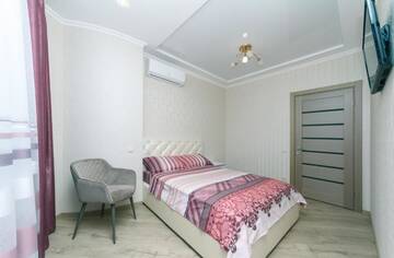 Фото номера Апартаменты с 2 спальнями Апартаменты 2 bedroom, Osokorki metro 3 minutes, not smoked г. Киев 34