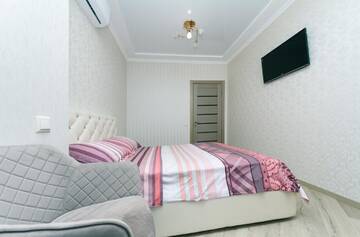 Фото номера Апартаменты с 2 спальнями Апартаменты 2 bedroom, Osokorki metro 3 minutes, not smoked г. Киев 10