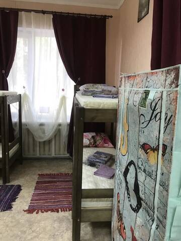 Фото номера Кровать в общем 8-местном номере для мужчин и женщин Хостелы Hostel ArArAt-Demeevskaya г. Киев 3